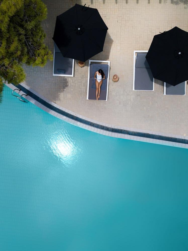 Akra Morea Hotel & Residences 모넴바시아 외부 사진