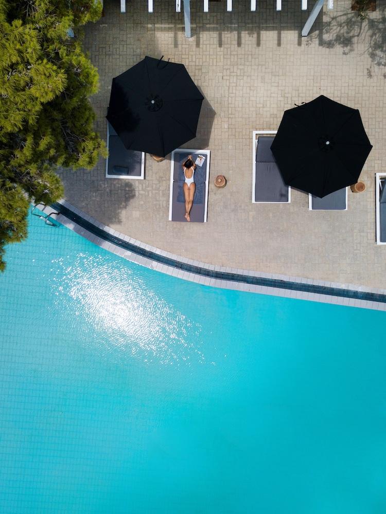 Akra Morea Hotel & Residences 모넴바시아 외부 사진