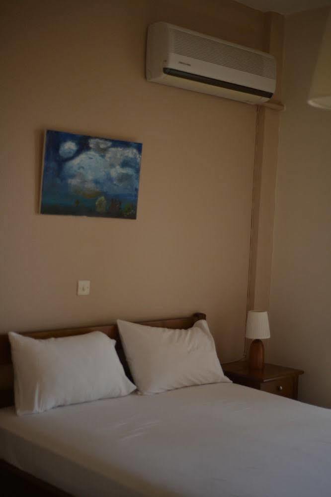 Akra Morea Hotel & Residences 모넴바시아 외부 사진