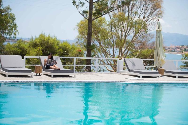 Akra Morea Hotel & Residences 모넴바시아 외부 사진